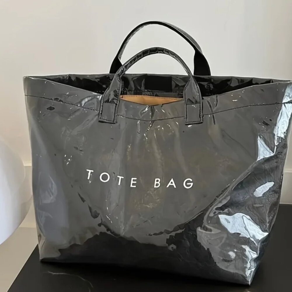 NWT BLACK LARGE CAPACITY TRAVEL TOTE